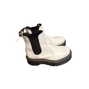 Dr. Martens Womens 2976 White Smooth Leather Chelsea Boots 7 mens  8 womens